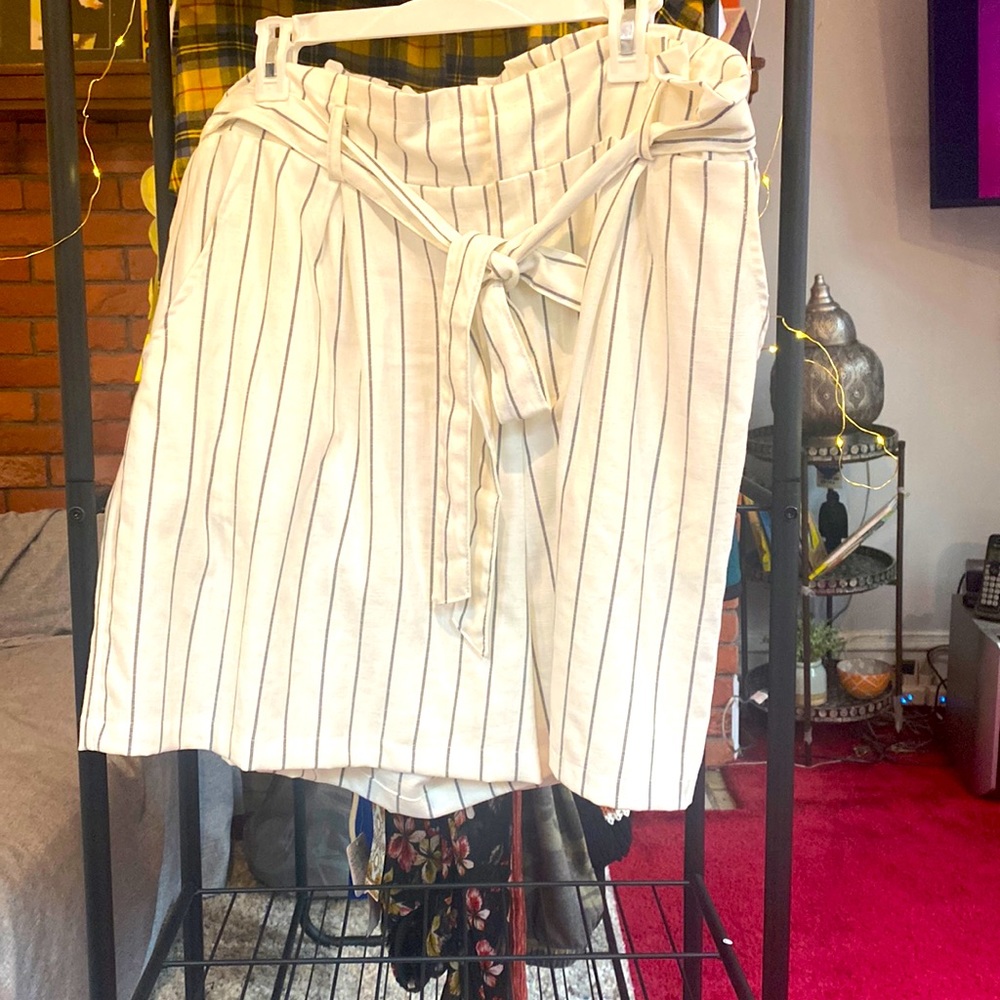 White pinstripe linen wide shorts. Perfect for this time of year
